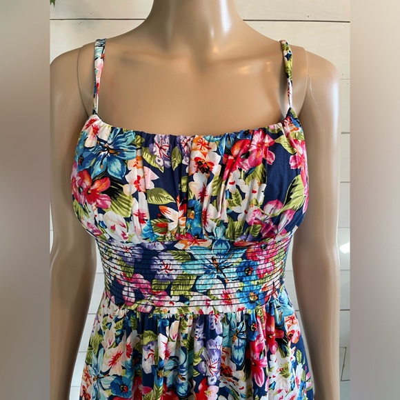 Women’s B.SMART floral dress with back zip up and adjustable straps. - Picture 2 of 7